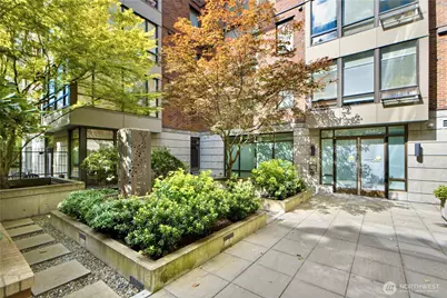 4547 8th Avenue NE #311, Seattle, WA 98105 - Photo 3