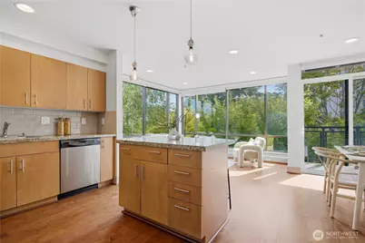 4547 8th Avenue NE #311, Seattle, WA 98105 - Photo 13