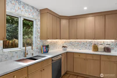 4215 Island Crest Way, Mercer Island, WA 98040 - Photo 11