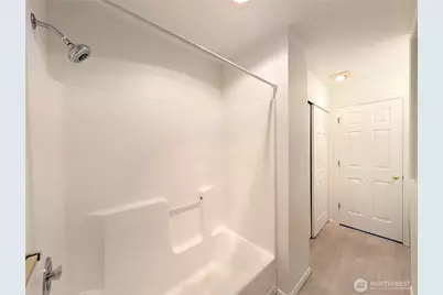5261 Brooklyn Avenue NE #202, Seattle, WA 98105 - Photo 13