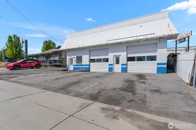 1106 Crescent Street, Wenatchee, WA 98801 - Photo 3