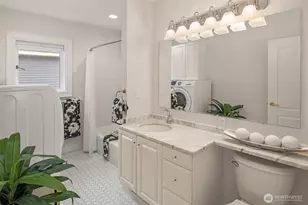 822 W Fulton St, Seattle, WA 98119 - Photo 25