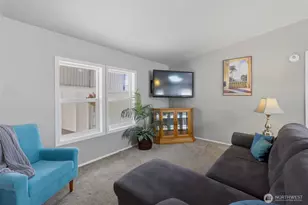 10601 63rd St Ct E, Puyallup, WA 98372 - Photo 7