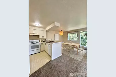 12026 15th Avenue NE #304, Seattle, WA 98125 - Photo 15