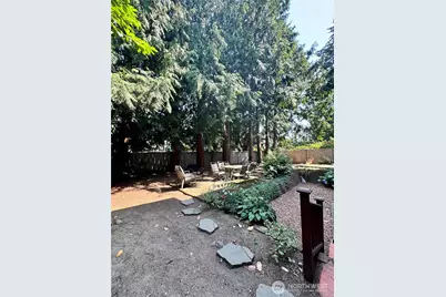 12026 15th Avenue NE #304, Seattle, WA 98125 - Photo 23