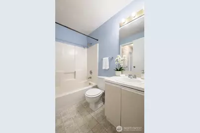 12026 15th Avenue NE #304, Seattle, WA 98125 - Photo 5