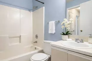 12026 15th Ave NE, Seattle, WA 98125 - Photo 5