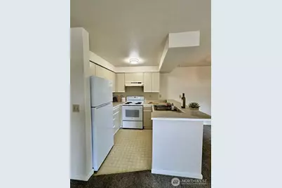 12026 15th Avenue NE #304, Seattle, WA 98125 - Photo 19