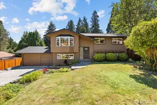3205 NE 204th St, Lake Forest Park, WA 98155 - Photo 1