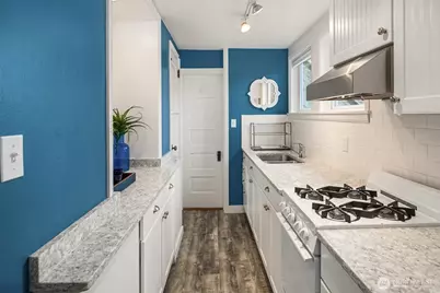 708 W Prospect Street, Seattle, WA 98119 - Photo 31