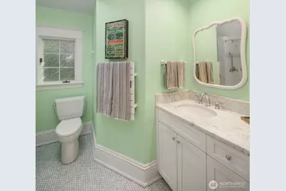 708 W Prospect Street, Seattle, WA 98119 - Photo 25