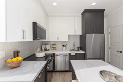 2328 D Franklin Avenue E, Seattle, WA 98102 - Photo 13