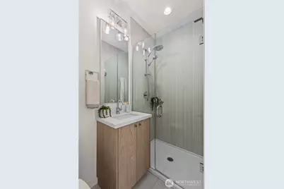 2328 D Franklin Avenue E, Seattle, WA 98102 - Photo 23