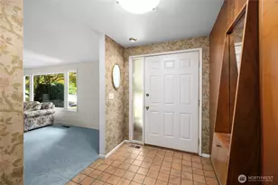 300 Claremont Pl, Mount Vernon, WA 98274 - Photo 3