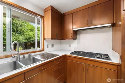 300 Claremont Place, Mount Vernon, WA 98274 - Photo 11