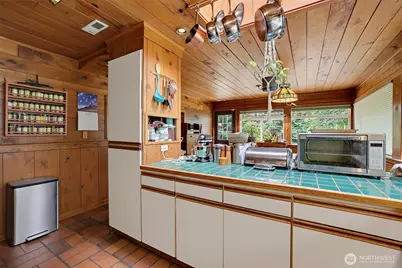 24901 Roberts Drive, Black Diamond, WA 98010 - Photo 11