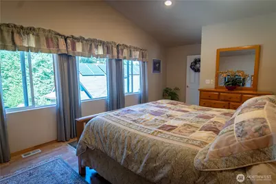 11510 Snowcap Lane SE, Rainier, WA 98576 - Photo 29