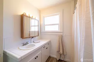 517 Center St, Centralia, WA 98531 - Photo 15