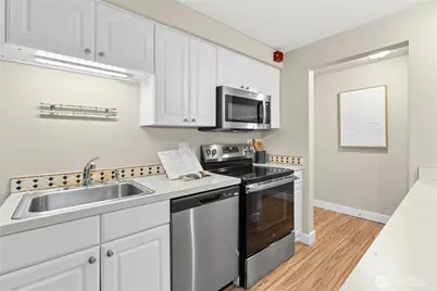 11208 NE 68th Street #110, Kirkland, WA 98033 - Photo 9