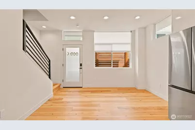 8815 Interlake Avenue N #C, Seattle, WA 98103 - Photo 11