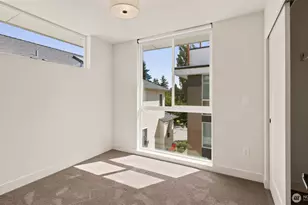 8815 Interlake Ave N, Seattle, WA 98103 - Photo 17