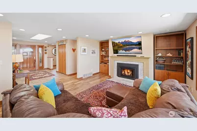 1010 1st Lane, Mukilteo, WA 98275 - Photo 9