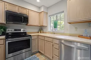 2560 118th Ave SE, Bellevue, WA 98005 - Photo 9