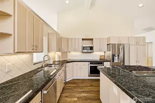 921 SW 296th St, Federal Way, WA 98023 - Photo 13