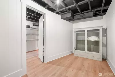 360 Howe Street, Seattle, WA 98109 - Photo 31