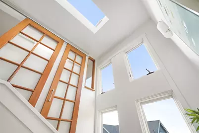 360 Howe Street, Seattle, WA 98109 - Photo 17