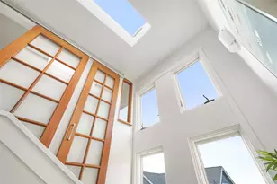 360 Howe St, Seattle, WA 98109 - Photo 17