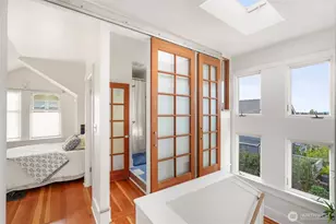 360 Howe St, Seattle, WA 98109 - Photo 19