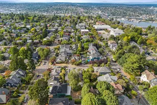 360 Howe St, Seattle, WA 98109 - Photo 39