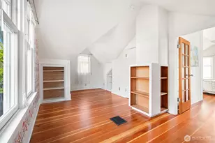 360 Howe St, Seattle, WA 98109 - Photo 25
