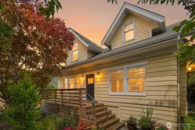 360 Howe Street, Seattle, WA 98109 - Photo 1