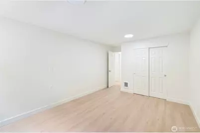 9420 7th Avenue SW, Seattle, WA 98106 - Photo 17