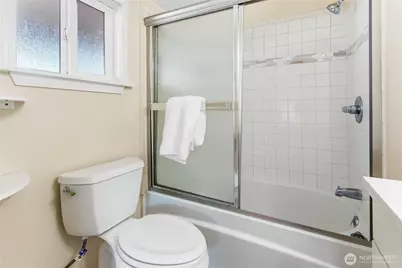 8528 S 121st Street, Seattle, WA 98178 - Photo 25