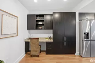 699 John St, Seattle, WA 98109 - Photo 9