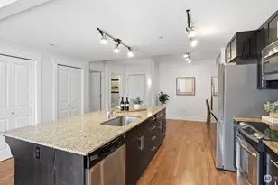 699 John St, Seattle, WA 98109 - Photo 7