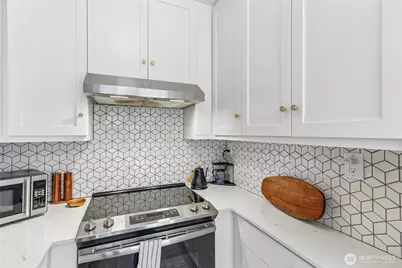 2634 Franklin Avenue E #304, Seattle, WA 98102 - Photo 11