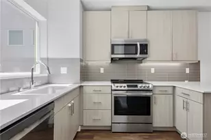12516 15th Ave NE, Seattle, WA 98125 - Photo 7