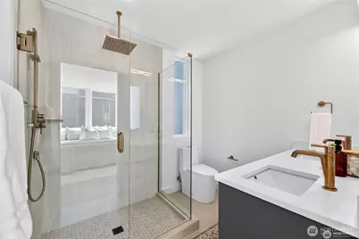 6318 41st Avenue SW #E, Seattle, WA 98136 - Photo 15