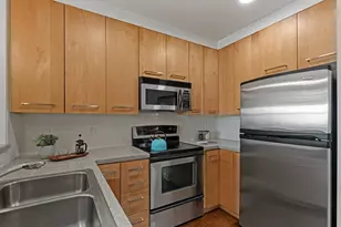 655 W Crockett St, Seattle, WA 98109 - Photo 13