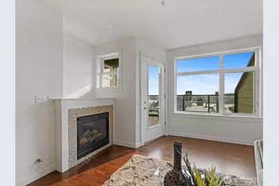 655 W Crockett Street #A202, Seattle, WA 98109 - Photo 9