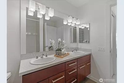 655 W Crockett Street #A202, Seattle, WA 98109 - Photo 17