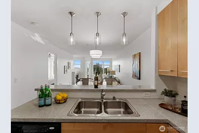 655 W Crockett Street #A202, Seattle, WA 98109 - Photo 7