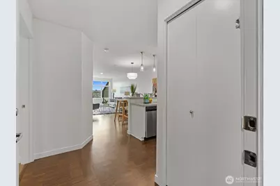 655 W Crockett Street #A202, Seattle, WA 98109 - Photo 31