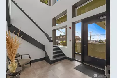 655 W Crockett Street #A202, Seattle, WA 98109 - Photo 29