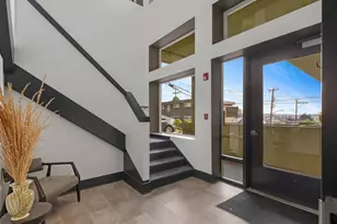 655 W Crockett St, Seattle, WA 98109 - Photo 29
