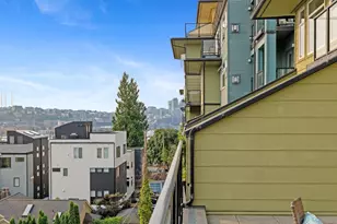 655 W Crockett St, Seattle, WA 98109 - Photo 25